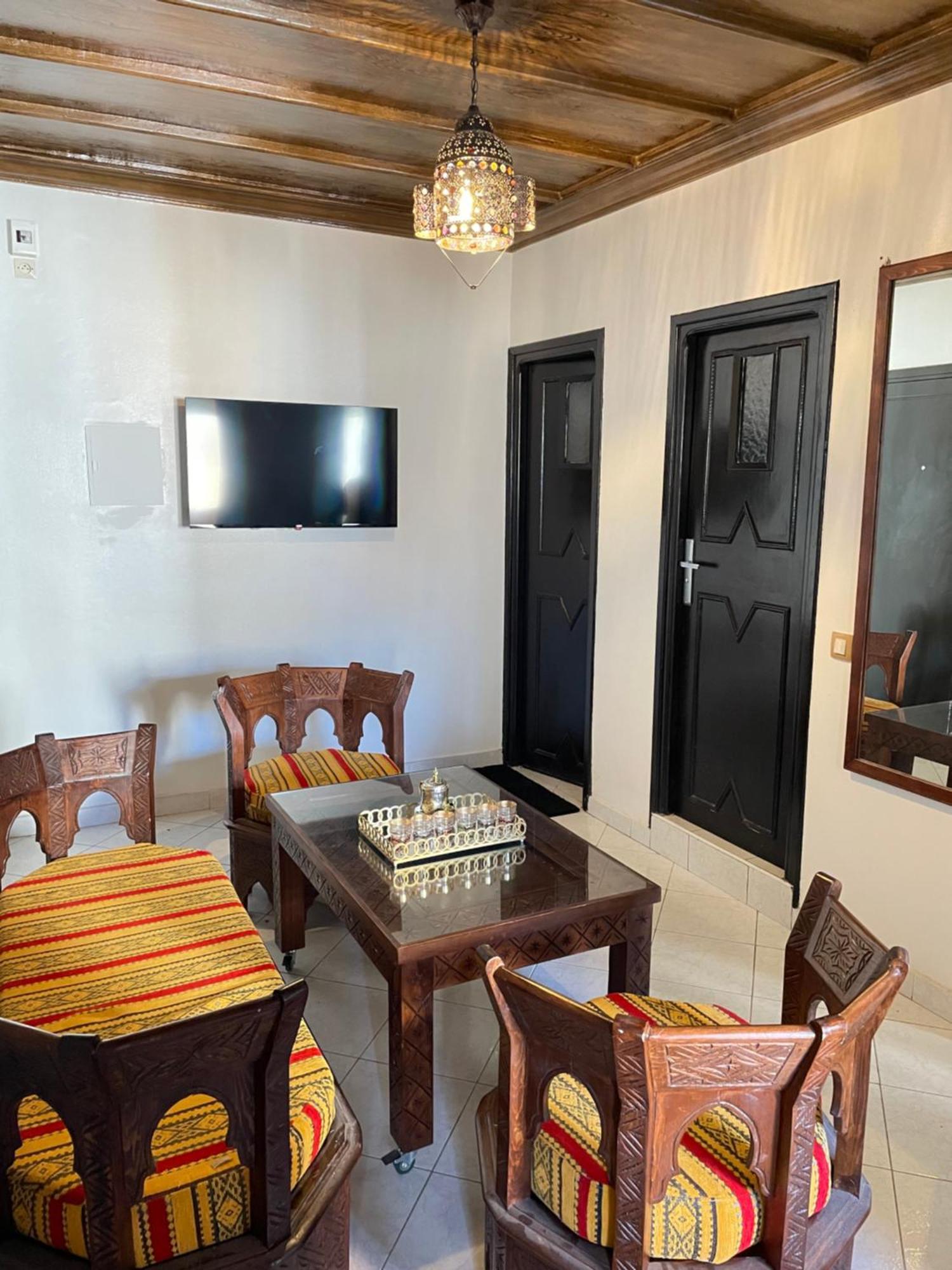 Des Lumieres Al Malaki Speciale A Et Restauration Sur Place Appartement Rabat